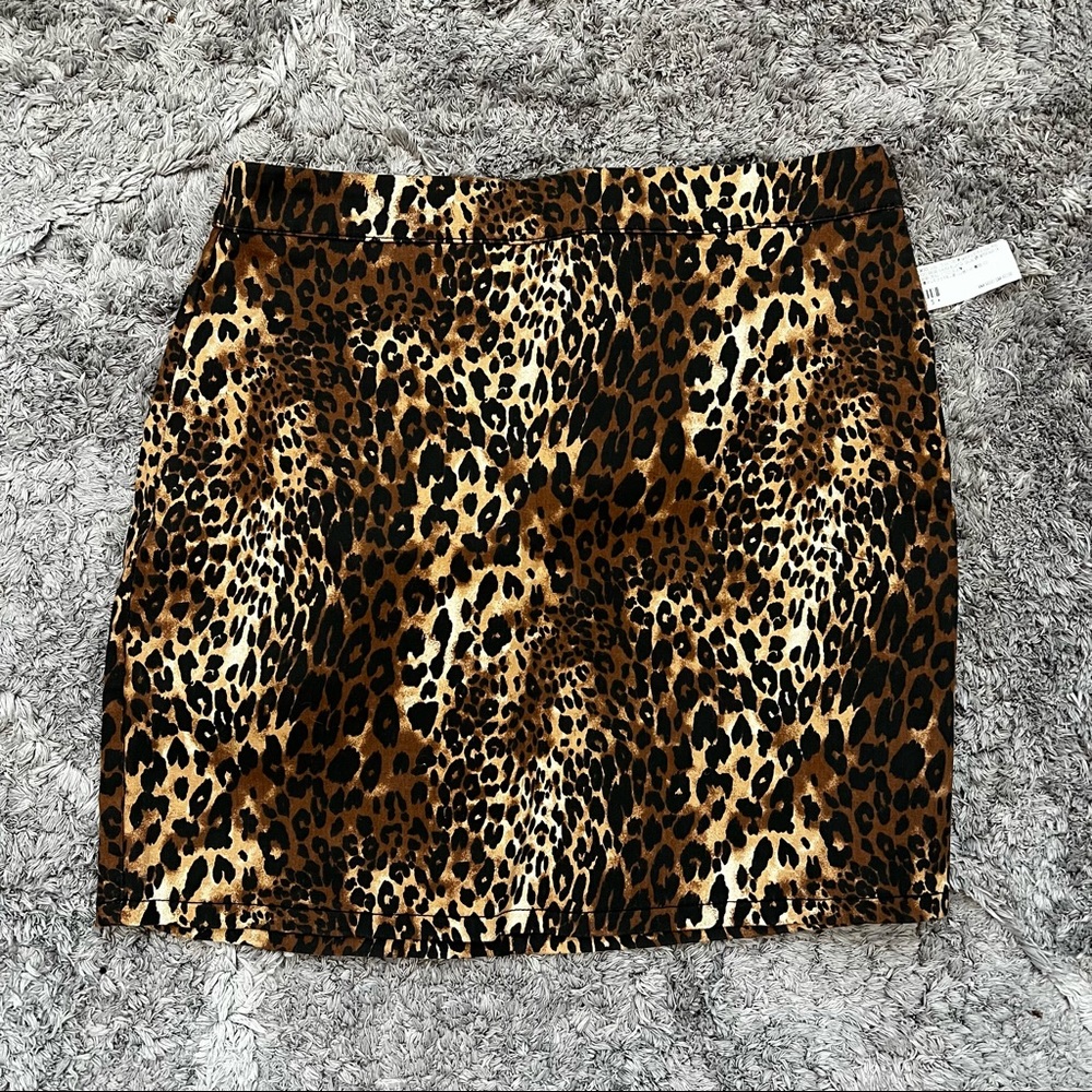 Leopard mini skirt forever21